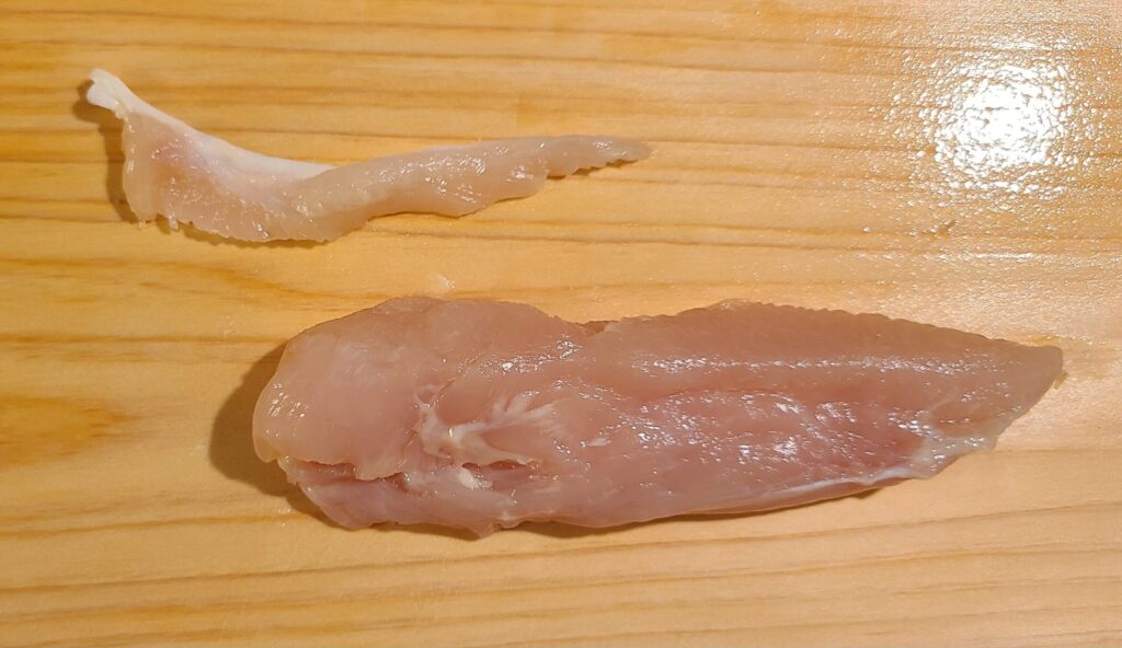 筋が取れたささみの写真。